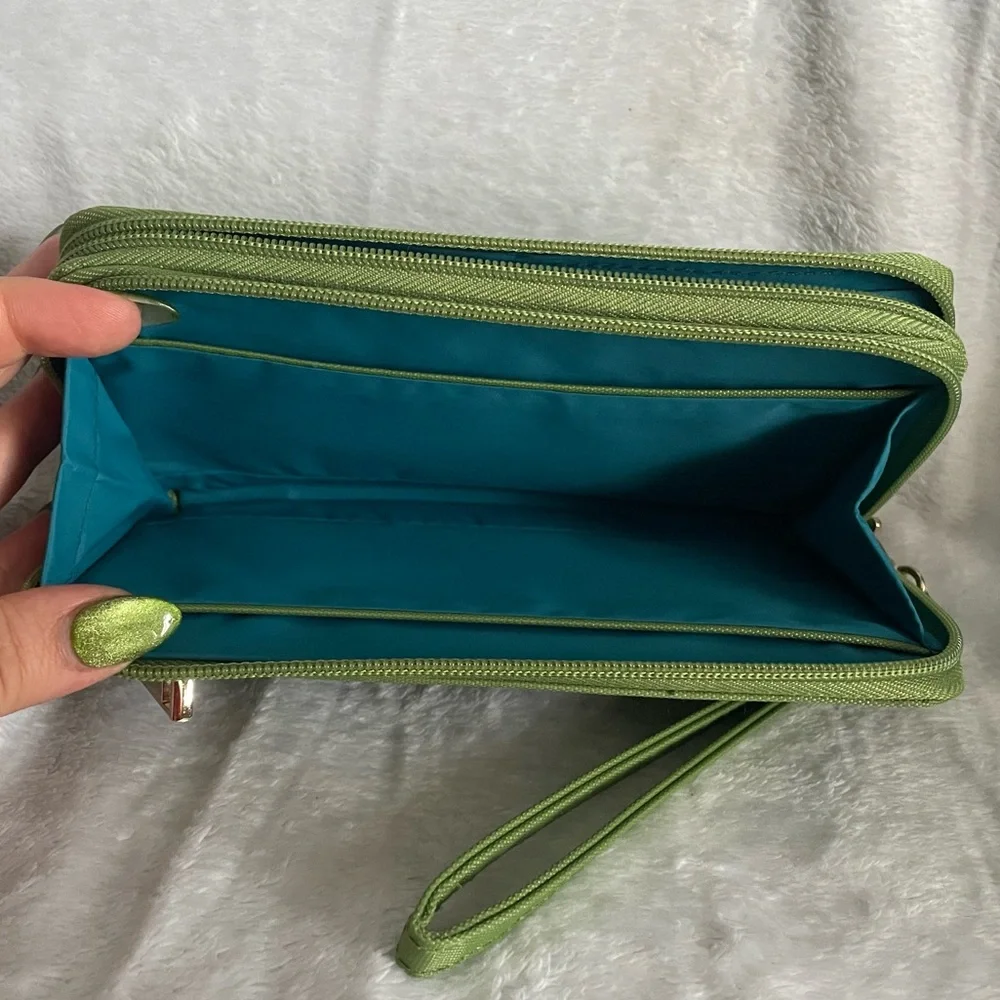 Travelon Green Wallet Wristlet NWOT - Picture 5 of 6